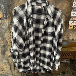 XL unisex black and white flannel shirt